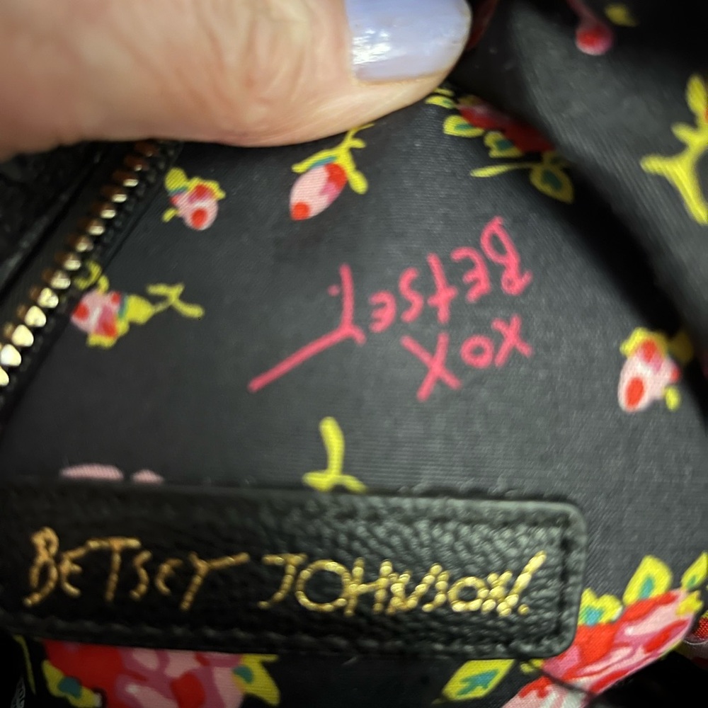 Betsey Johnson Leather Black Skulls Floral Lined Mini Backpack Colorful Dog. - Picture 9 of 9